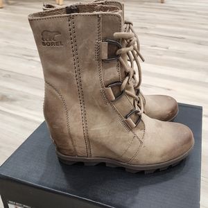 Sorel Wedge 2 Boots 7.5